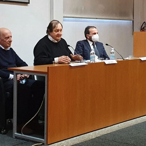 Sallusti a Busto parla di giustizia e politica. «Il vecchio centrodestra non c’è più e non può tornare»