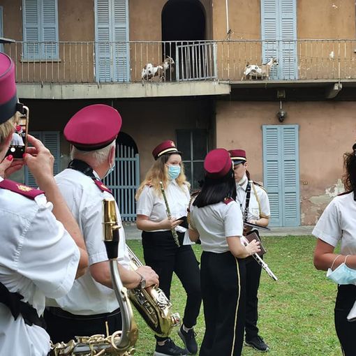 Le caprette del sindaco Puricelli accolgono la Filarmonica