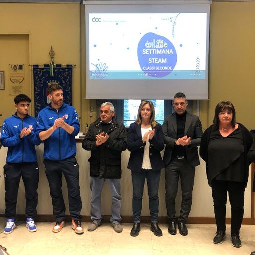 Più di 200 saponette biancoblù per tenere alti i colori della Pro. Con un occhio di riguardo alle adozioni a distanza