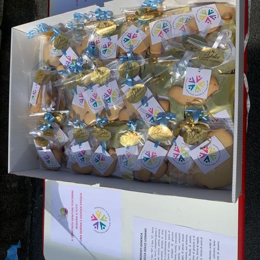 Biscotti per festeggiare la Pasqua. Iniziativa del comitato dei genitori della scuola Toscanini