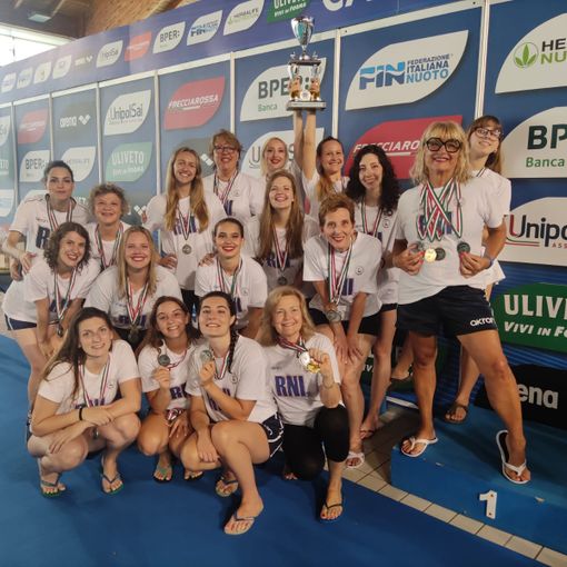 FOTO. Il sincro master Rari Nantes Legnano è vicecampione d’Italia