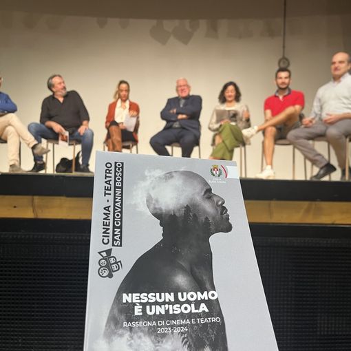 VIDEO. Nessun uomo è un'isola: sul palco e fuori