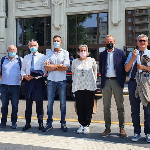 La presentazione del progetto davanti alla stazione Fs
