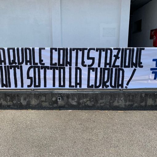 I tifosi &quot;scrivono&quot; ai tigrotti: «Uniti sotto la curva»