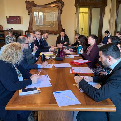 Traffico intorno alle scuole, per consegnare le merci o per andare a lavorare: Busto vuole domarlo in modo &quot;intelligente&quot;