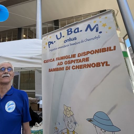 Antonio Tosi allo stand dell'Aubam in centro poche settimane fa