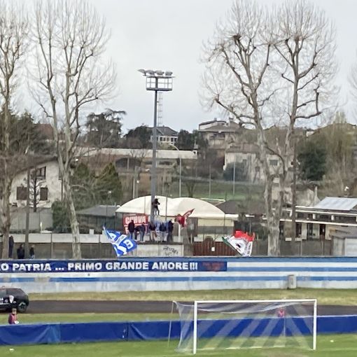 Gli ultras delle due squadre all'ultima partita in casa