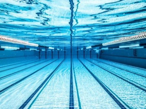 Gorla Minore, chiude la piscina. Revocato l'esercizio provvisorio, è corsa contro il tempo