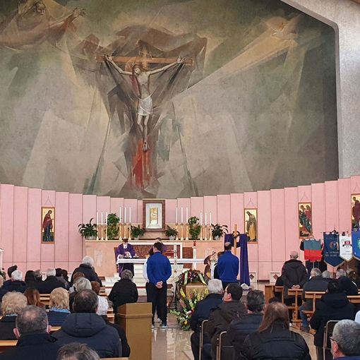 Il saluto commosso degli arbitri di Busto a Vincenzo Vergerio: «Quel tuo “Mai paura!” è un insegnamento di vita»