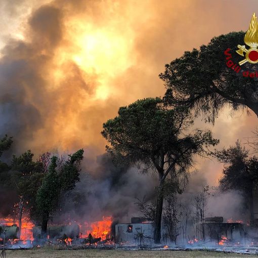 L'incendio a Roma - foto vigili del fuoco