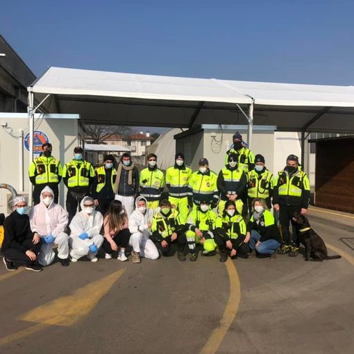 «Tutti uniti per i cittadini e i bimbi a Gorla Maggiore. Grazie ai volontari nel centro tamponi»