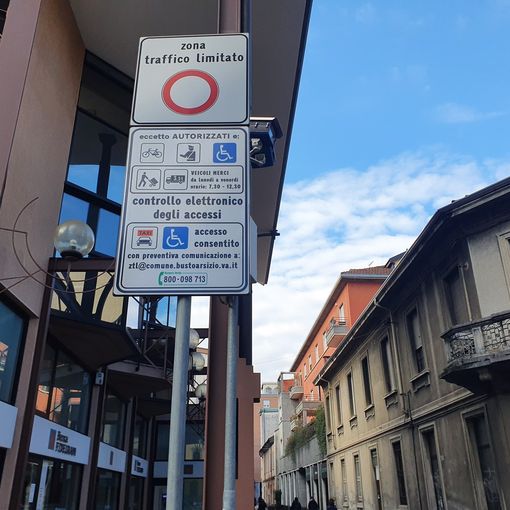 Multe in via Roma a Busto, esposto di Porfidio in Procura