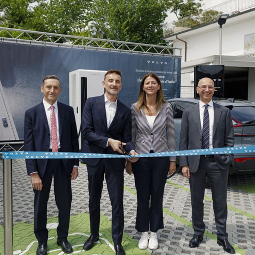FOTO. Da Clerici Auto arriva la stazione di ricarica ultrafast di Volvo
