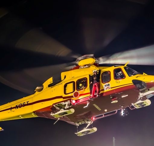 Esplode petardo a Malnate, ferito un uomo: 41enne trasportato con l'elisoccorso in ospedale