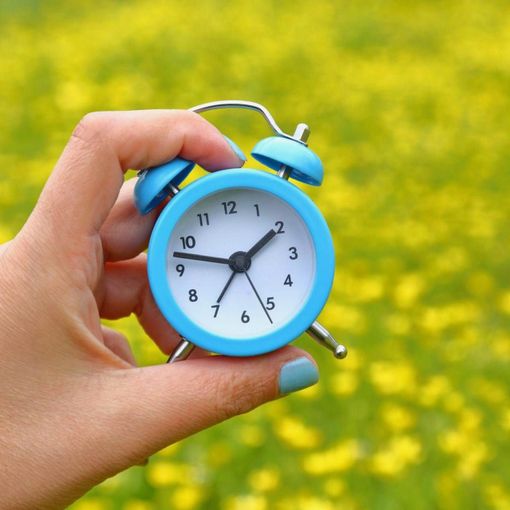 Ora legale dal 30 marzo, torna il quesito: fa bene o male?