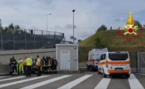 Incidente in Pedemontana, il dolore di Giorgetti: «Quella era la mia scuola da bambino. Vicini alla famiglia della maestra morta»