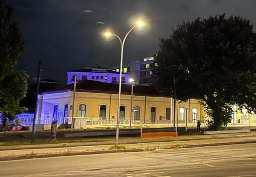Senza tetto trovato morto in stazione. Forse è stato ucciso dal gelo