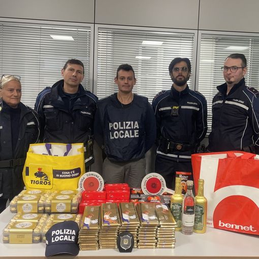 Arcisate, maxi furto di cioccolato al supermercato. Scoperti e denunciati dalla polizia locale