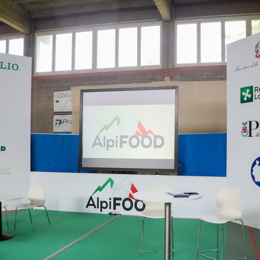 FOTO. Alpi Food, tutte le immagini del convegno evento di Daverio. «Uniti per rilanciare il territorio e sfruttare l'occasione olimpica»