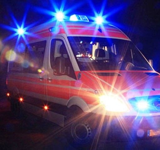 Cadono dalla moto, paura a Varese per due ventenni