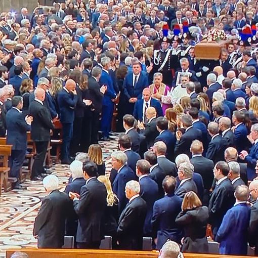 Le immagini dei funerali in Duomo di Silvio Berlusconi (foto dallo speciale Tg5)