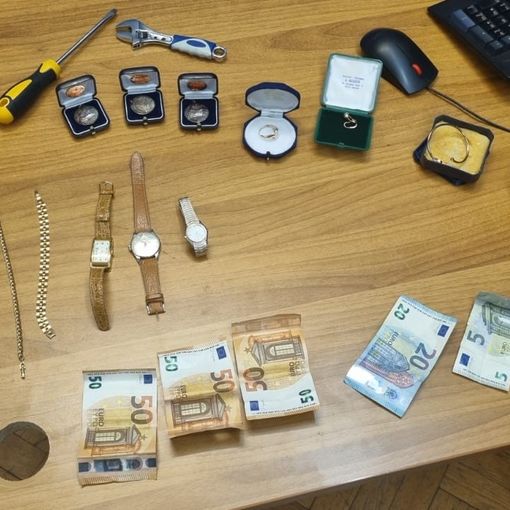 La refurtiva rinvenuta dalla polizia di Busto addosso alle due baby ladre