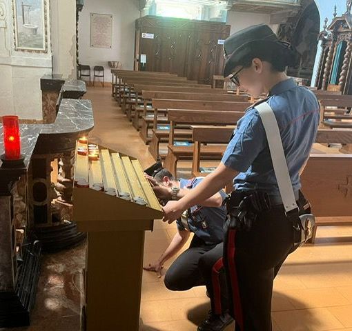 Rubava dalle cassette delle offerte nella chiesa della Madonna del Carmine di Luino: arrestato un 35enne romeno