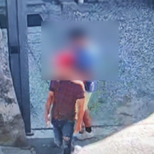 Le immagini della videosorveglianza del Comune di Cavaria con Premezzo hanno permesso di immortalare i ladri e la loro auto Le immagini della videosorveglianza del Comune di Cavaria con Premezzo hanno permesso di immortalare i ladri e la loro auto