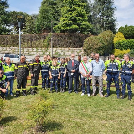 FOTO. Tutto l'affetto e la riconoscenza di Cavaria per Willy Carabelli: inaugurato il belvedere a lui dedicato