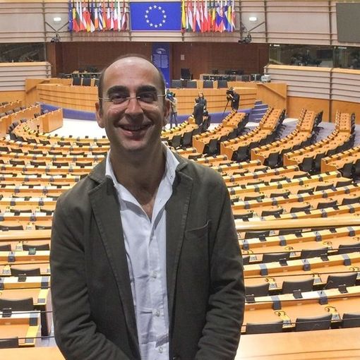 Una fotografia del professor Cristiano Termine al Parlamento Europeo