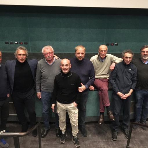 I protagonisti della serata a partire da (primi da sinistra) Beppe Dossena e Luca Pellegrini