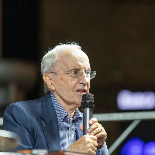 Il grande coach Dan Peterson, uno dei protagonisti della prima edizione di SportivaMente: quest’anno ci saranno altri importanti personaggi a raccontarsi sul palco del festival
