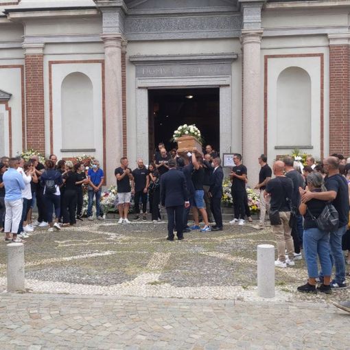 L'ultimo saluto a Michele Garruto: «I tuoi trent'anni sono stati un grido alla vita»
