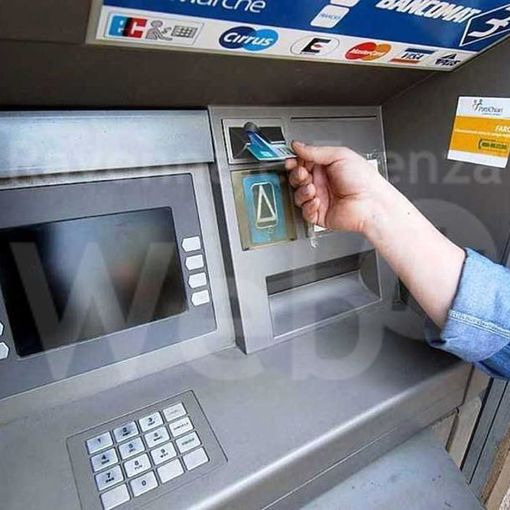 Truffe dei bancomat, due italiani arrestati in Canton Ticino
