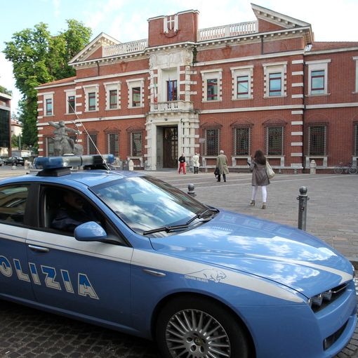 Varese, la minaccia al parco: «Dacci 300 euro o non rivedi più il telefono». Ragazzo condannato per estorsione