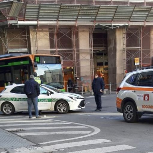 I soccorsi in piazza Monte Grappa