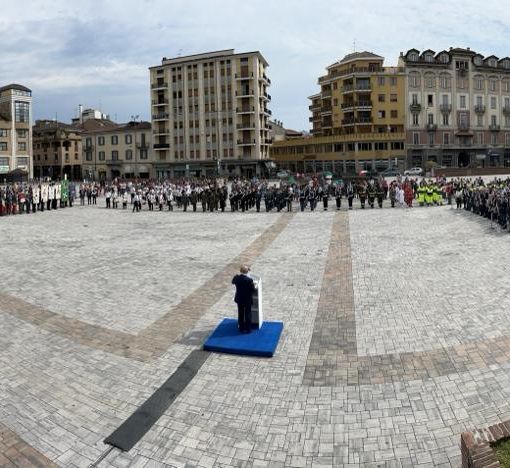 FOTO E VIDEO. Varese celebra la Festa della Repubblica: «In questo periodo difficile ci stringiamo attorno ai nostri valori»