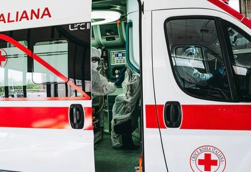 Schianto sulla 336 di Malpensa: soccorse quattro presone. Incidente anche a Vergiate