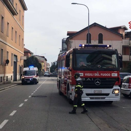 I vigili del fuoco e l'ambulanza sul posto