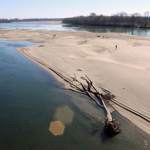 Siccità gravissima, allerta rossa nel distretto del Po: il Lago Maggiore solo al 24% della sua capacità d'invaso
