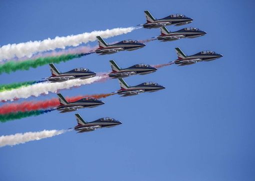 Secondo Mona progetta con gli studenti dei componenti fumogeni per le Frecce Tricolori