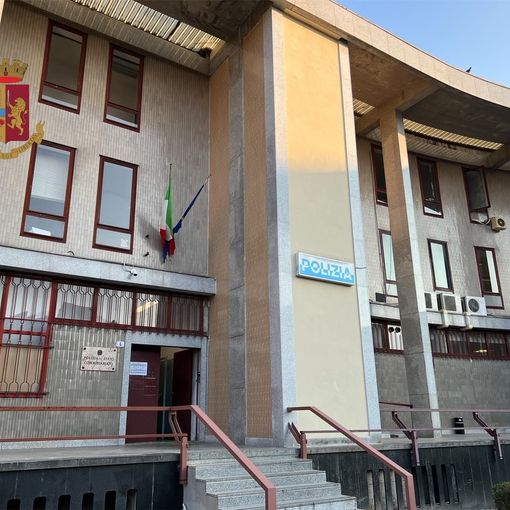 Ubriaco, maltrattava e minacciava i famigliari armato di coltello: in manette a Gallarate un pakistano 49enne