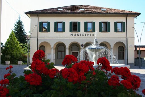 Gavirate, lettere anonime in Comune con minacce al sindaco e agli amministratori