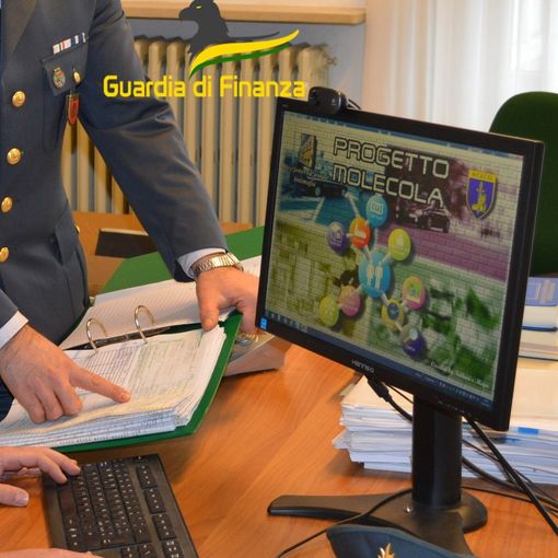 VIDEO. Riciclaggio di denaro derivante da reati commessi in Svizzera: sequestrati in provincia di Varese beni per 1 milione di euro