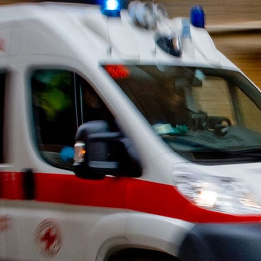 Busto, auto finisce fuori strada: ferito ragazzo di 24 anni