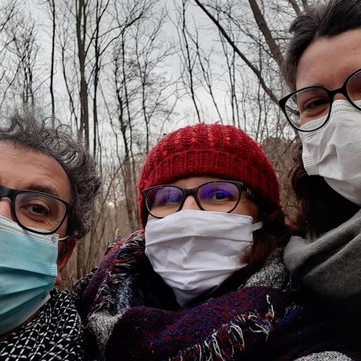 Irene Bellifemine tra il marito e una figlia