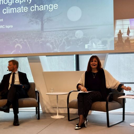 Demografia e cambiamento climatico: lo studio del Jrc di Ispra. «La scienza può aiutare i politici a prendere le decisioni più opportune»