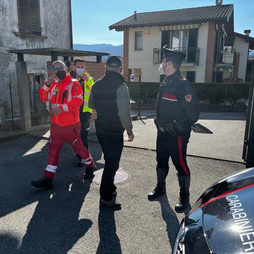 Follia a Mesenzana, uccide nel sonno a coltellate i figli piccoli e si toglie la vita. Lo zio delle vittime: «Niente faceva pensare a qualcosa del genere»