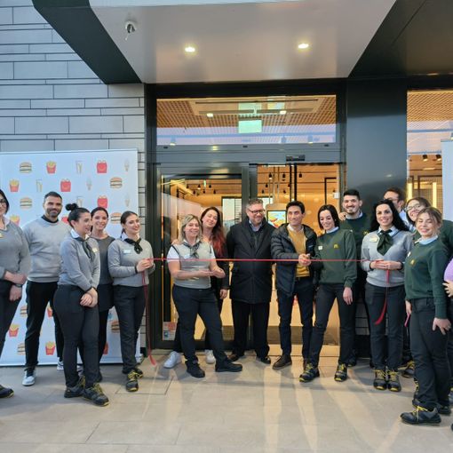 Solaro, inaugurato il nuovo McDonald's: dà lavoro a 32 persone