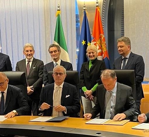 Nella foto da sinistra: in prima fila il rettore Antic, il professor Zamperetti, il rettore Djokic e il rettore Madic; in seconda fila l’ambasciatore Gori, il sottosegretario Cattaneo, il presidente Fontana, il ministro Begovic e il ministro Jovanovic